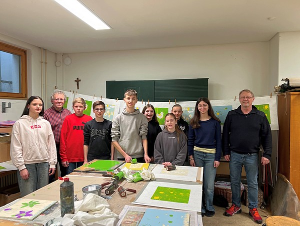 Abenteuer Holzschnitt an der Heimvolksschule